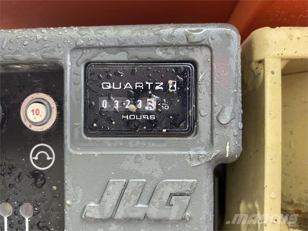 JLG 1230ES Vertical mast lifts