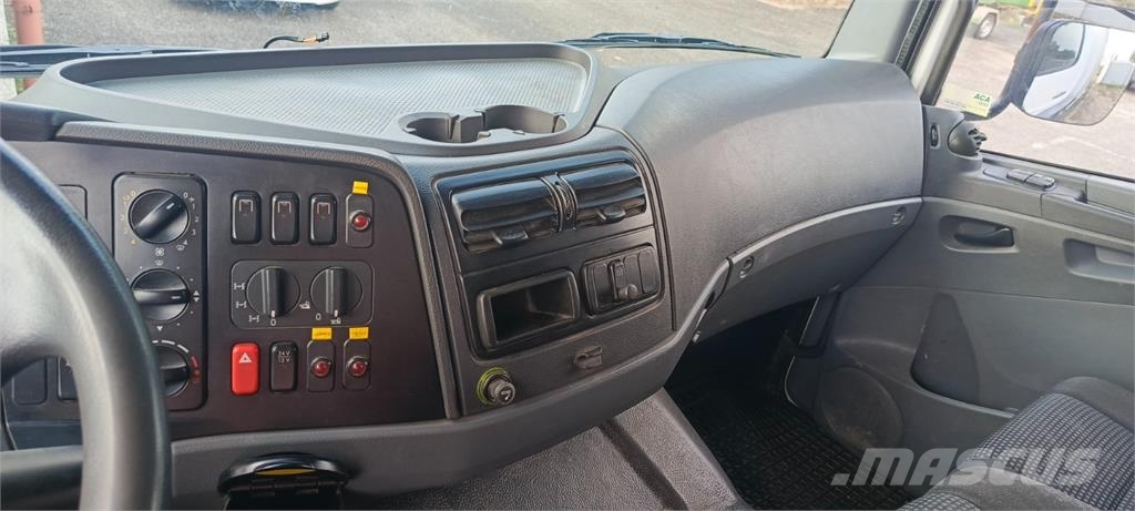 Mercedes-Benz ATEGO 1226 AF Camiones con caja de remolque