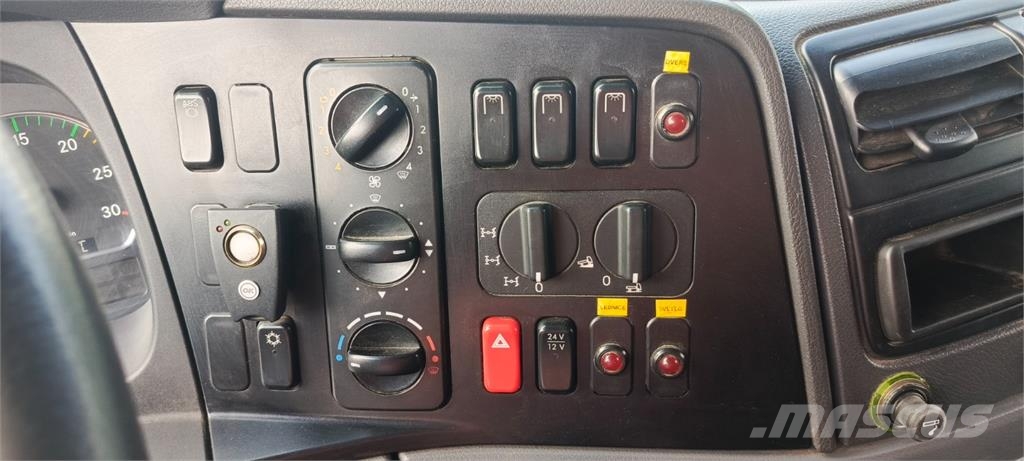 Mercedes-Benz ATEGO 1226 AF Camiones con caja de remolque