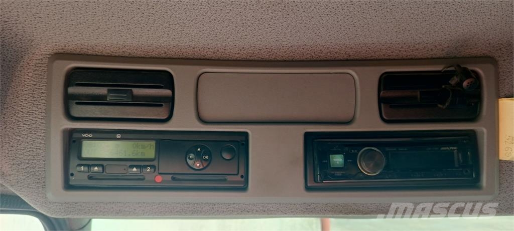 Mercedes-Benz ATEGO 1226 AF Camiones con caja de remolque