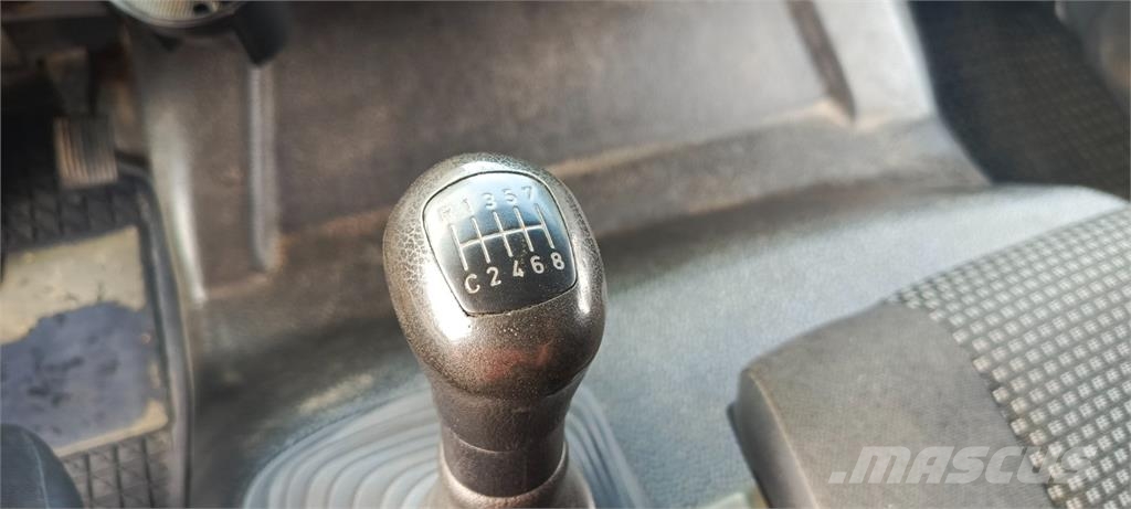 Mercedes-Benz ATEGO 1226 AF Camiones con caja de remolque