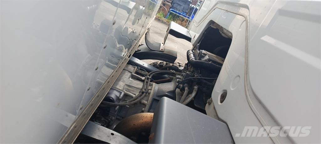 Mercedes-Benz ATEGO 1226 AF Camiones con caja de remolque