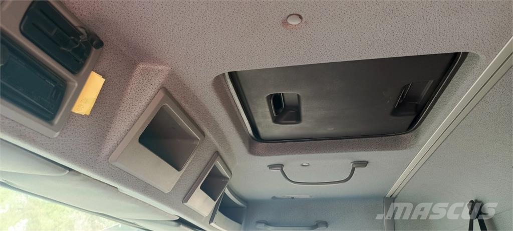 Mercedes-Benz ATEGO 1226 AF Camiones con caja de remolque