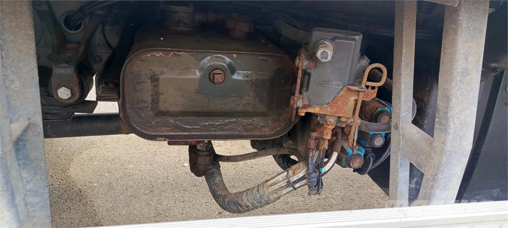 Mercedes-Benz ATEGO 1226 AF Camiones con caja de remolque