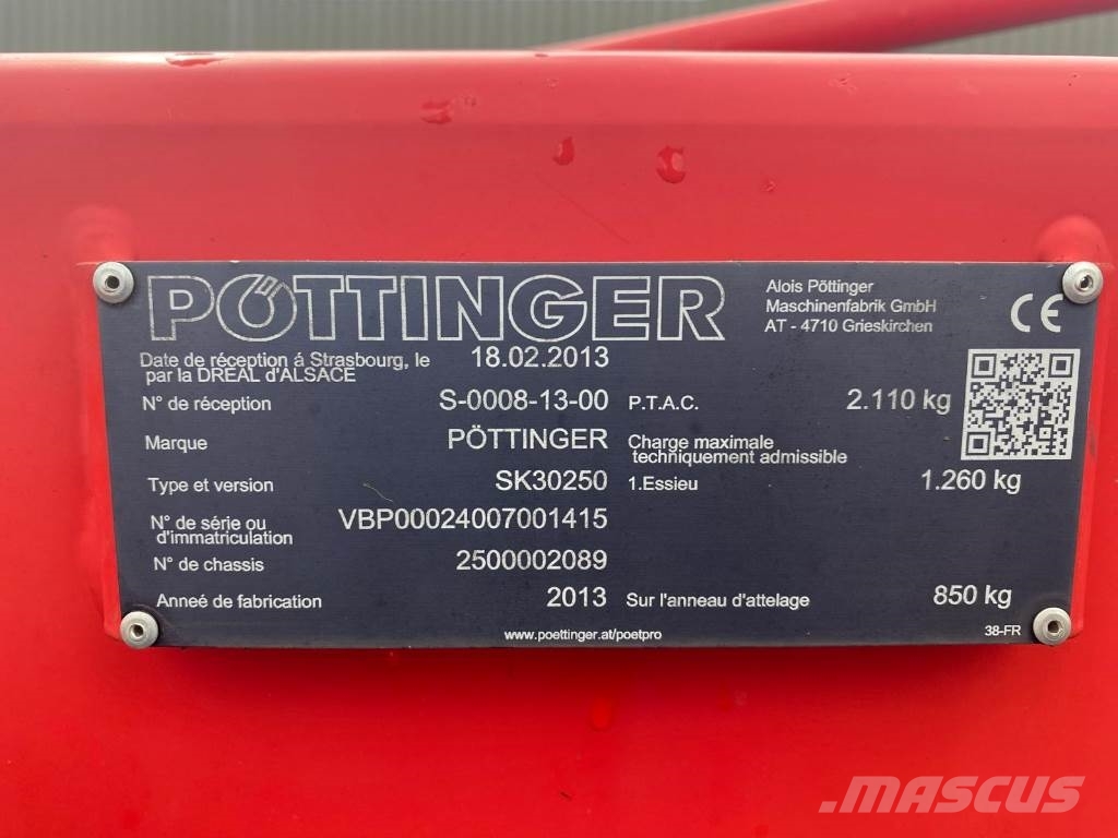 Pöttinger EuroTop881A Windrowers