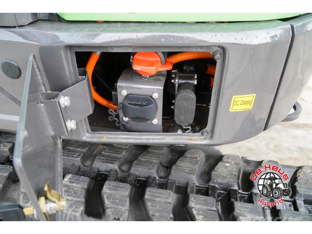 XCMG XE27E CR-EV Automašīnas