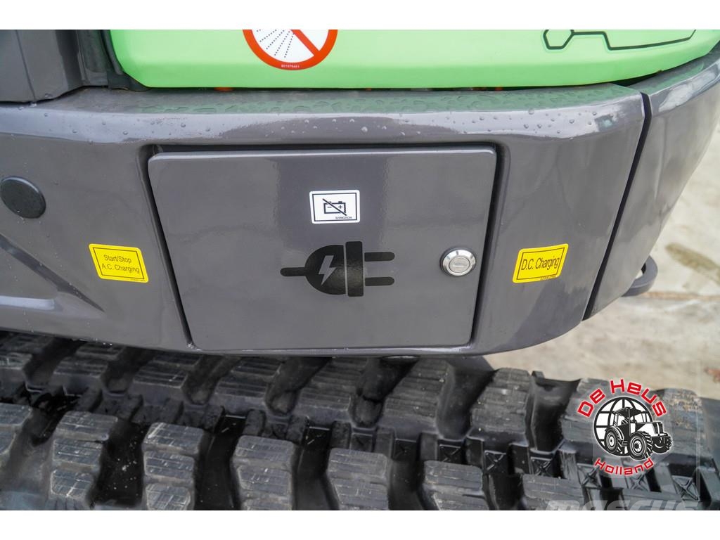 XCMG XE27E CR-EV Automašīnas