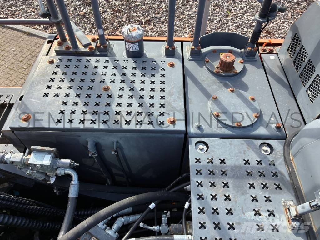 Doosan DX 255 LC-5 حفارات زحافة