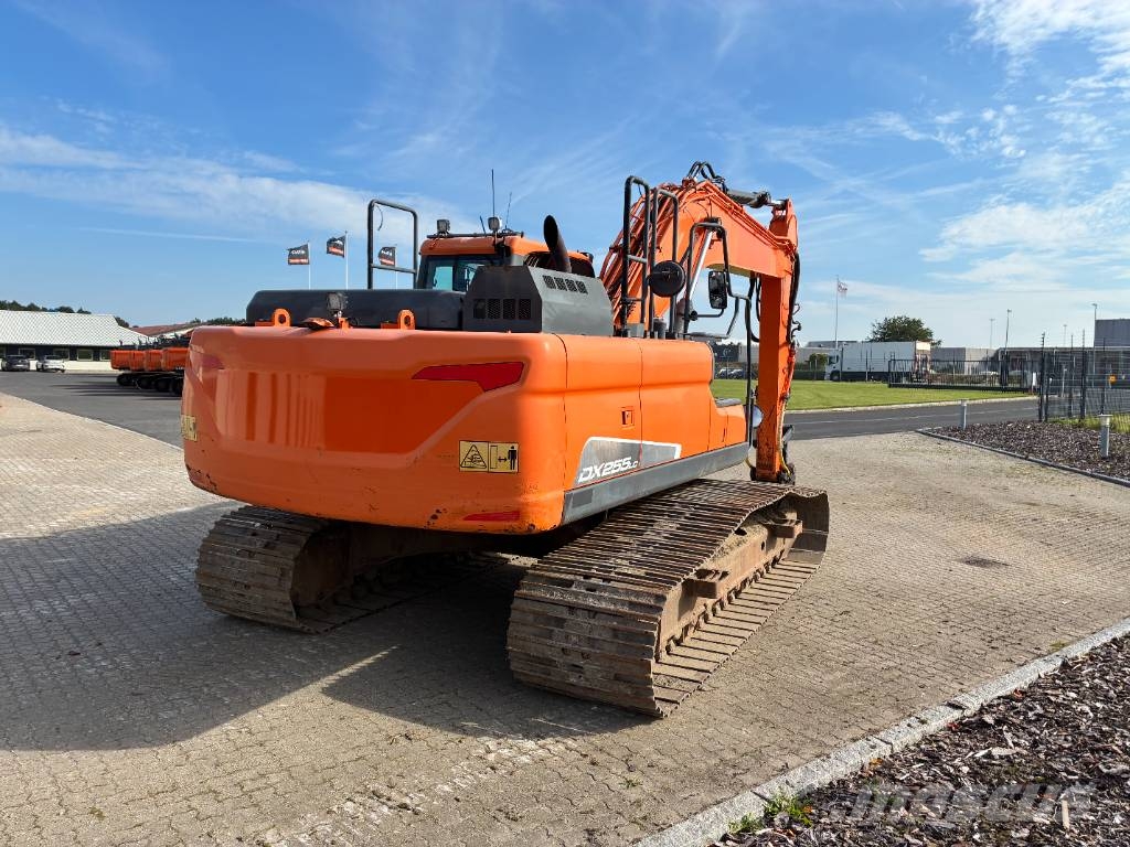 Doosan DX 255 LC-5 Gravemaskiner på larvebånd