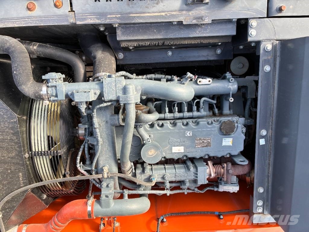 Doosan DX 255 LC-5 Gravemaskiner på larvebånd