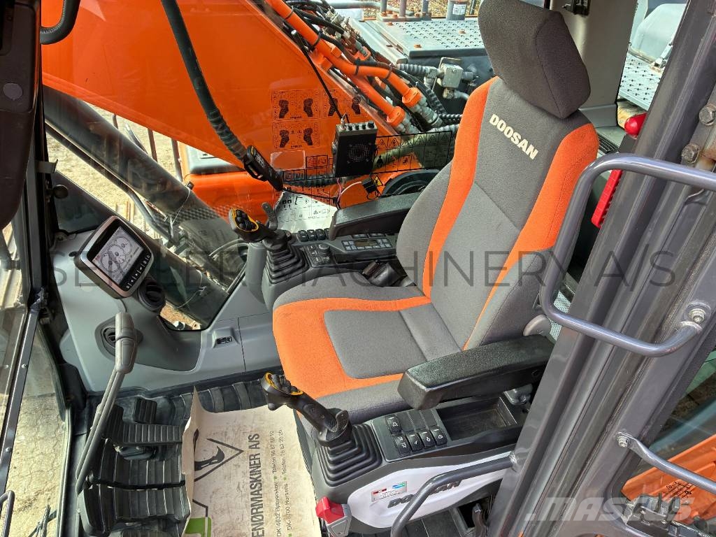 Doosan DX 255 LC-5 حفارات زحافة