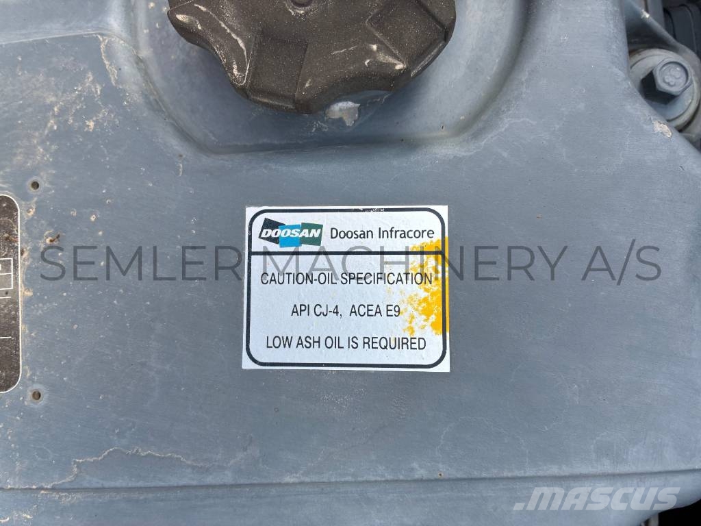 Doosan DX 255 LC-5 حفارات زحافة