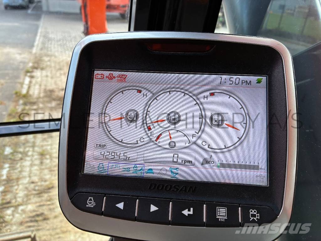 Doosan DX 255 LC-5 حفارات زحافة