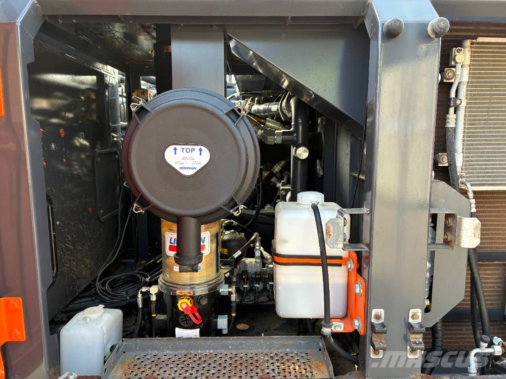 Doosan DX 255 LC-5 Gravemaskiner på larvebånd