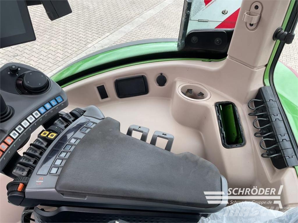 Fendt 724 GEN6 PROFI PLUS Трактори