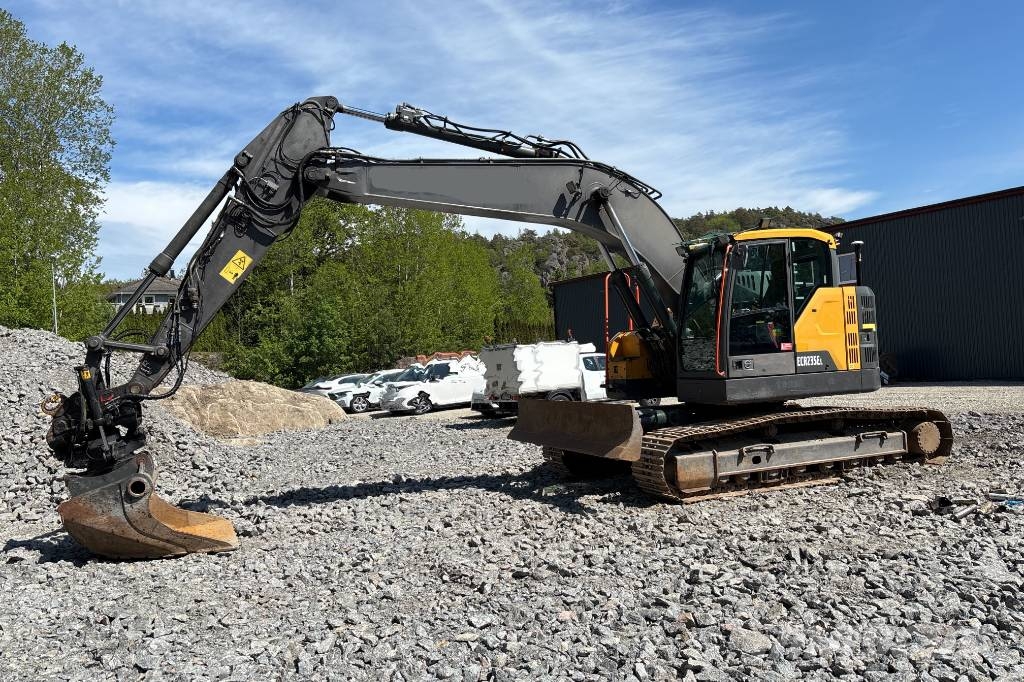 Volvo ECR 235 E Bandgrävare