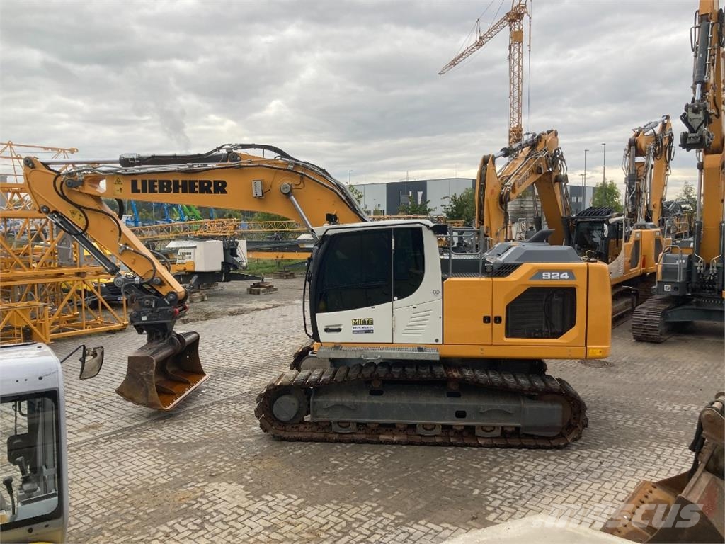 Liebherr R924 Crawler excavators