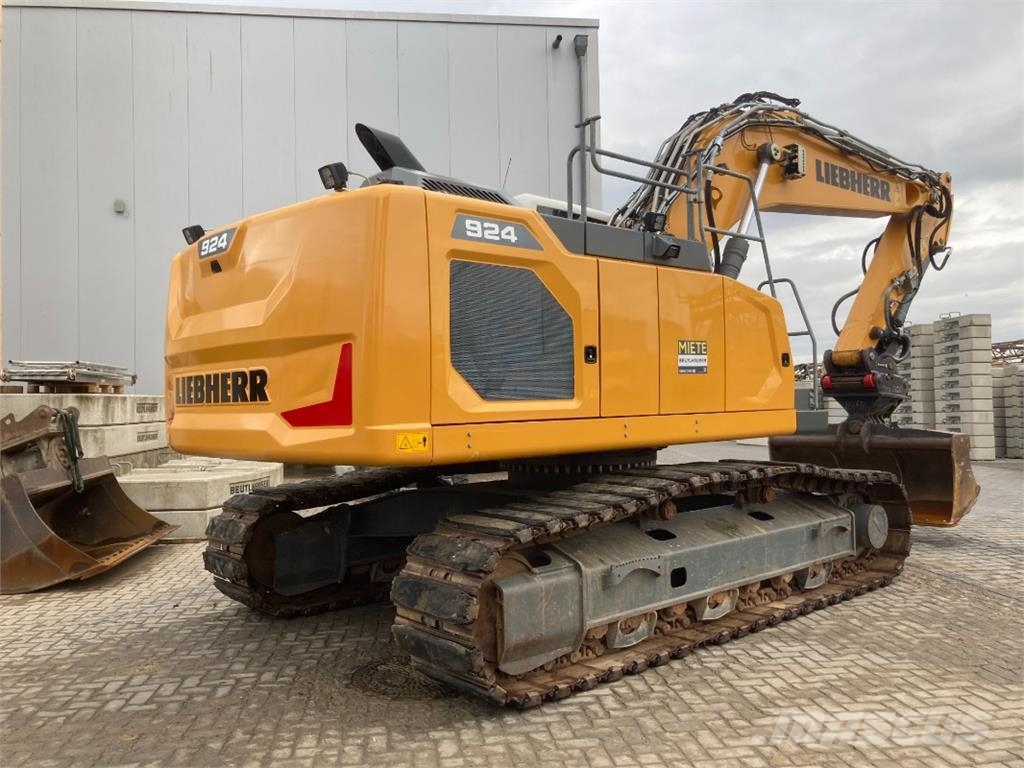Liebherr R924 Crawler excavators