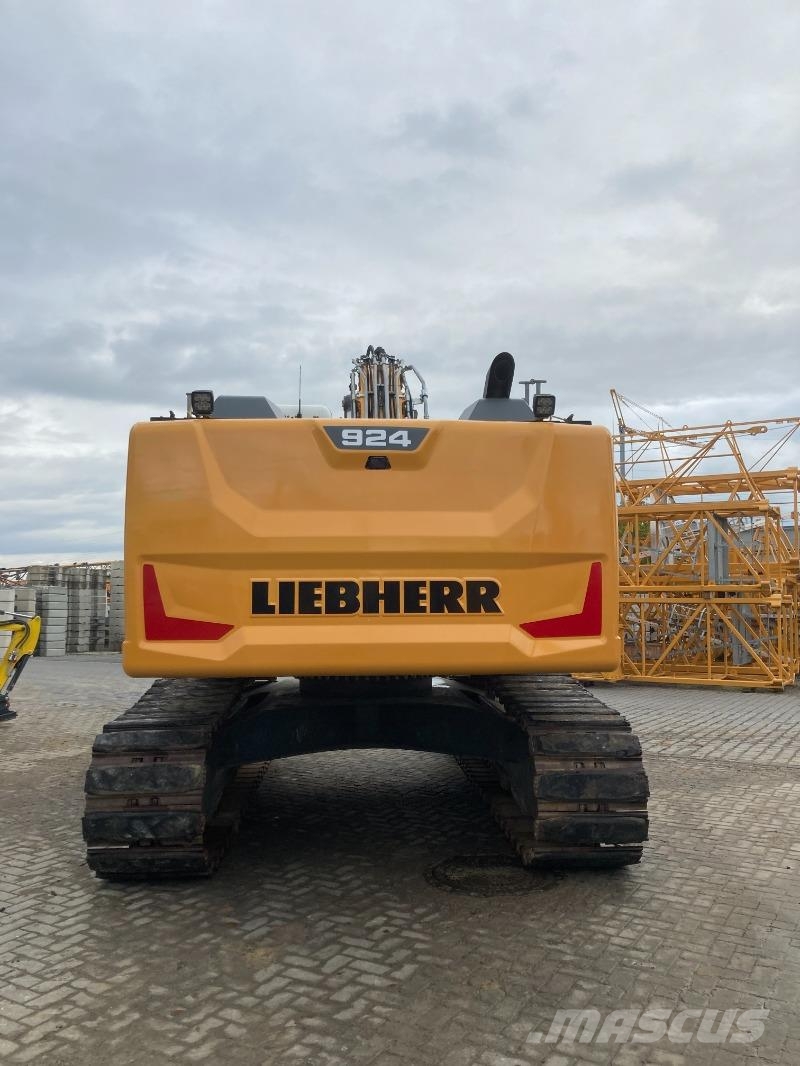 Liebherr R924 Crawler excavators
