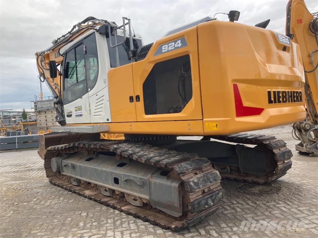 Liebherr R924 Crawler excavators