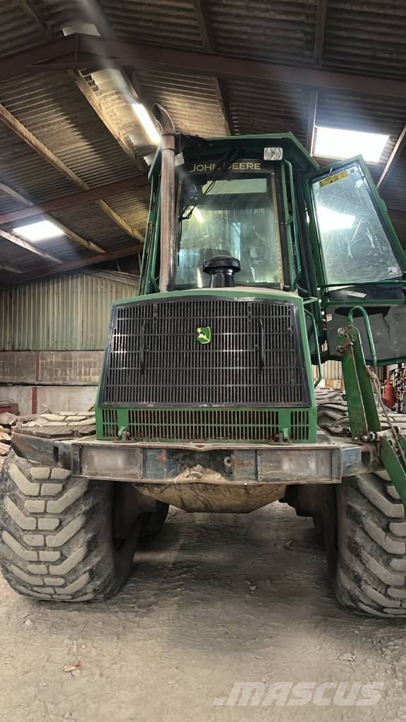 John Deere 1110 D Naudoti miškovežiai (Forvarderiai)