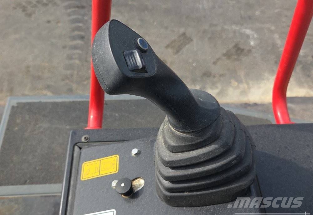 Wacker Neuson DW 30 翻斗车\公路型自卸车