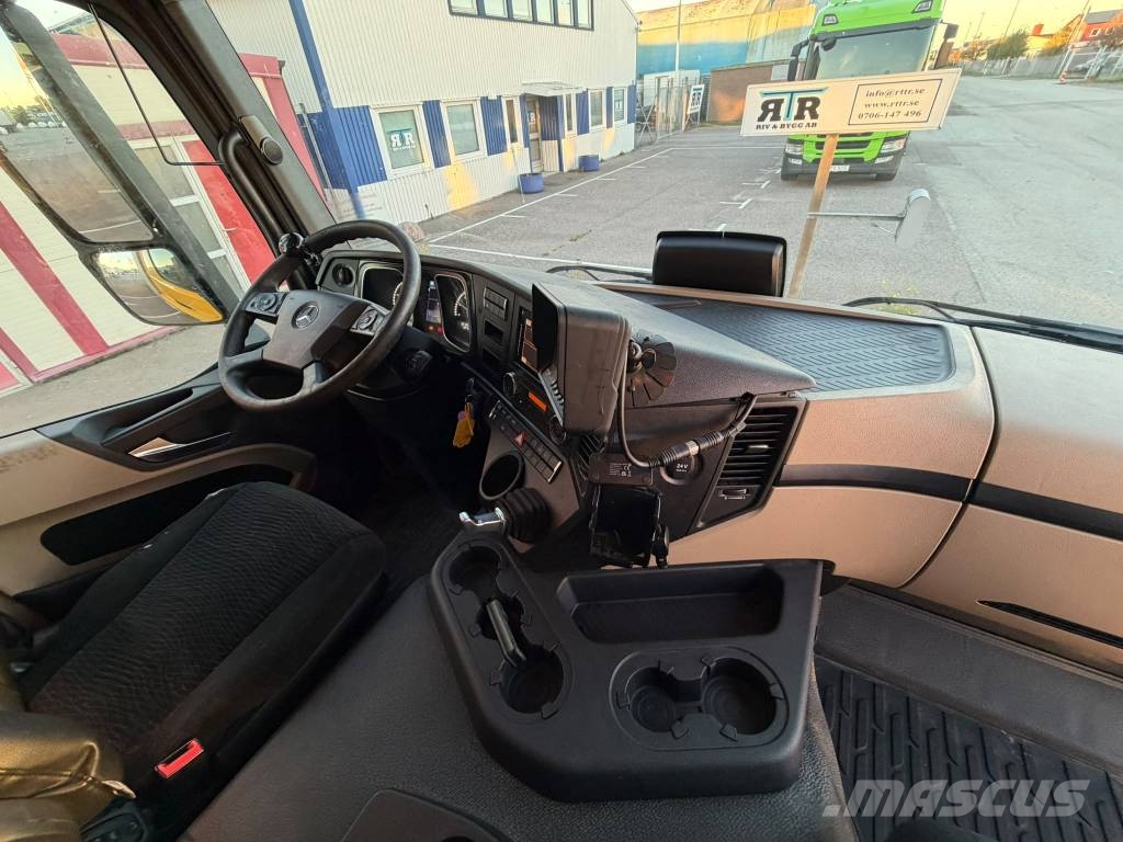 Mercedes-Benz Actros 2532 seria nr 5498 Furgoonautod