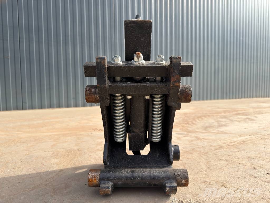 Verachtert CW05 - Caterpillar 302 Brze spojke