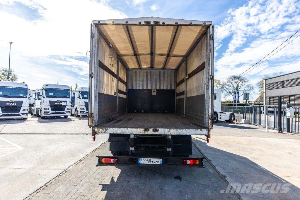 Renault D16 240 DXI Camiones de caja de lona