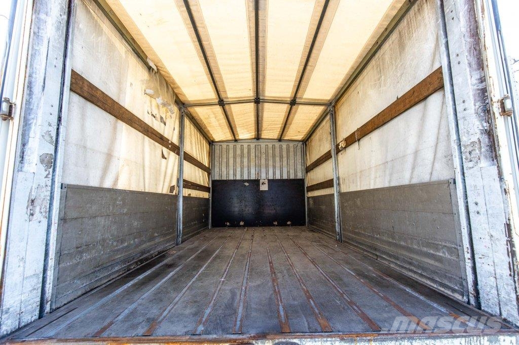 Renault D16 240 DXI Camiones de caja de lona
