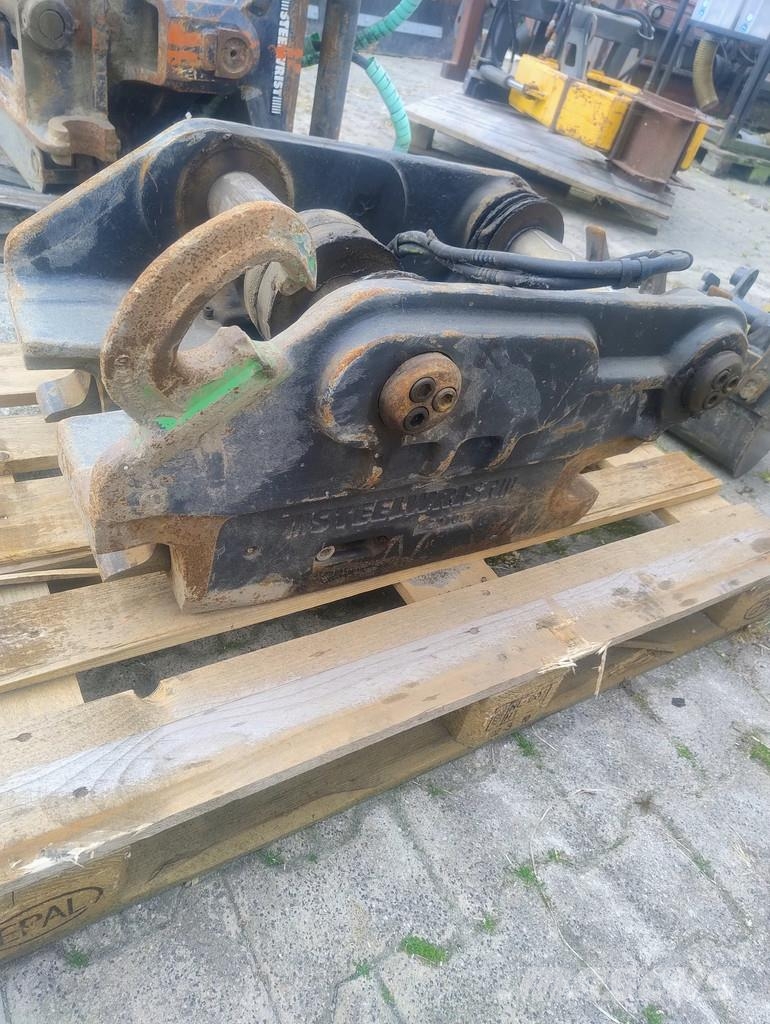 Steelwrist Draaikantelstuk s70-s70 en een snelwissel Rotators