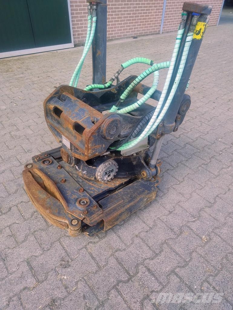 Steelwrist Draaikantelstuk s70-s70 en een snelwissel Rotators