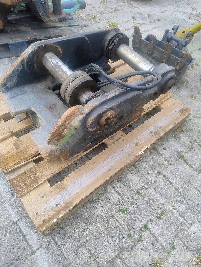 Steelwrist Draaikantelstuk s70-s70 en een snelwissel Rotators