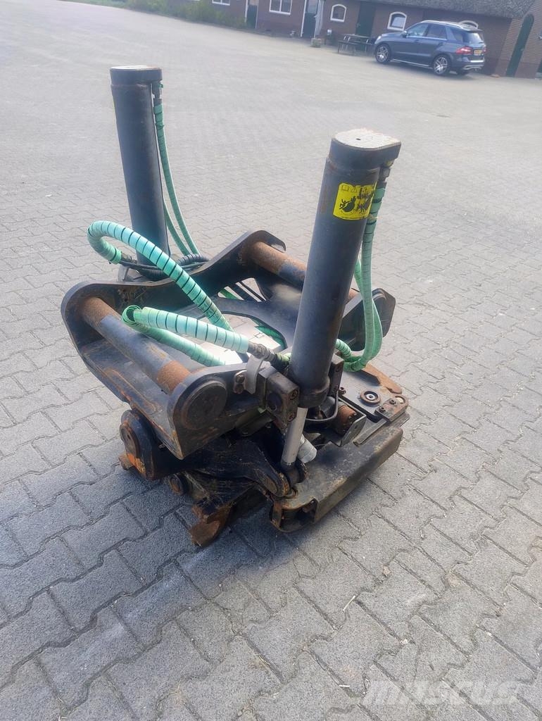 Steelwrist Draaikantelstuk s70-s70 en een snelwissel Rotators