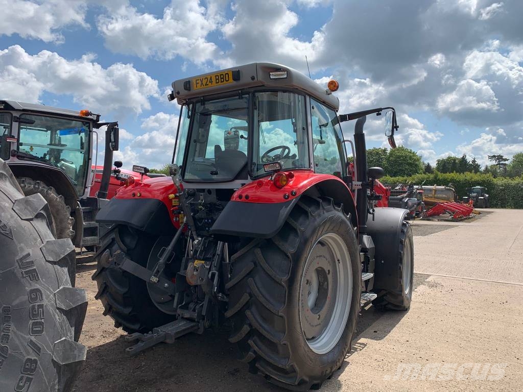Massey Ferguson 5S.145 Traktorit