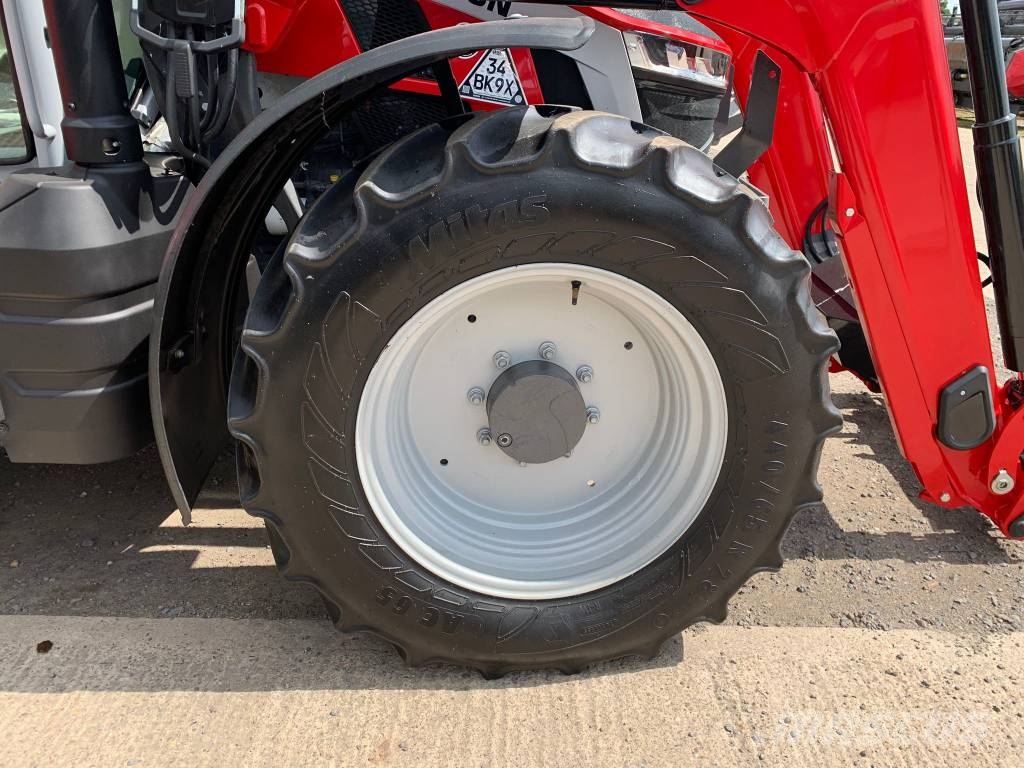 Massey Ferguson 5S.145 Traktorit