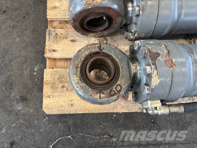 Liebherr Wheel Material Handler hydraulic cylinder complet هيدروليات
