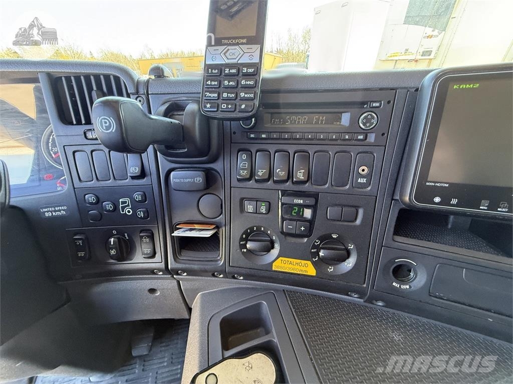 Scania P320LB6X2*4MNB شاحنات بدرجة حرارة قابلة للضبط