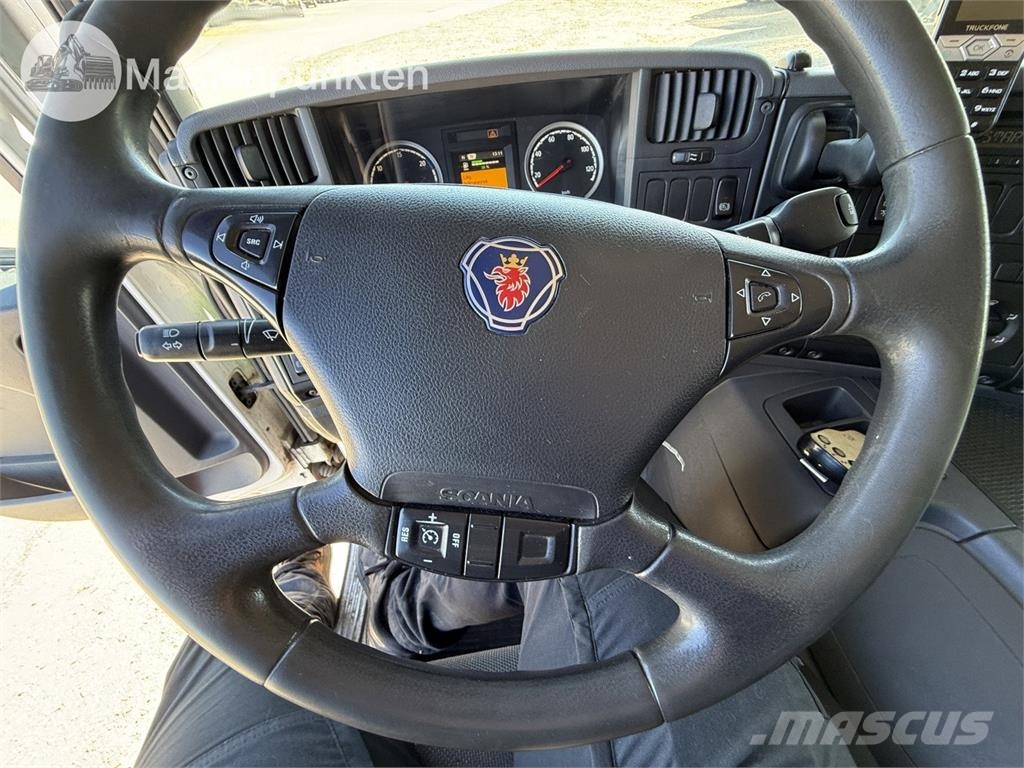 Scania P320LB6X2*4MNB شاحنات بدرجة حرارة قابلة للضبط