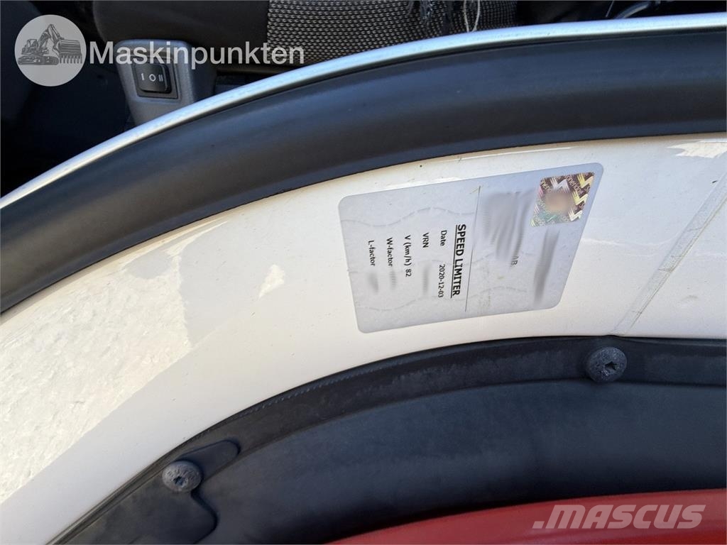 Scania P320LB6X2*4MNB شاحنات بدرجة حرارة قابلة للضبط
