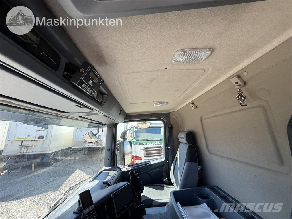 Scania P320LB6X2*4MNB شاحنات بدرجة حرارة قابلة للضبط