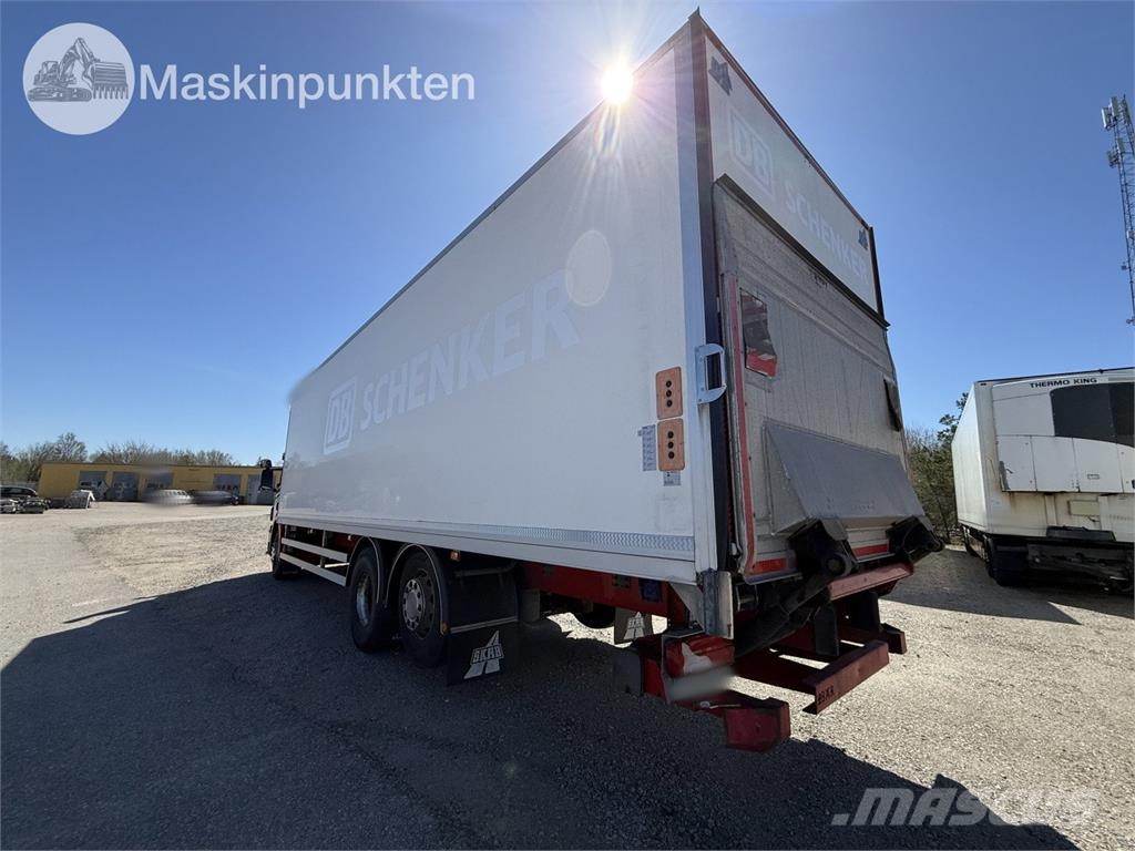 Scania P320LB6X2*4MNB شاحنات بدرجة حرارة قابلة للضبط