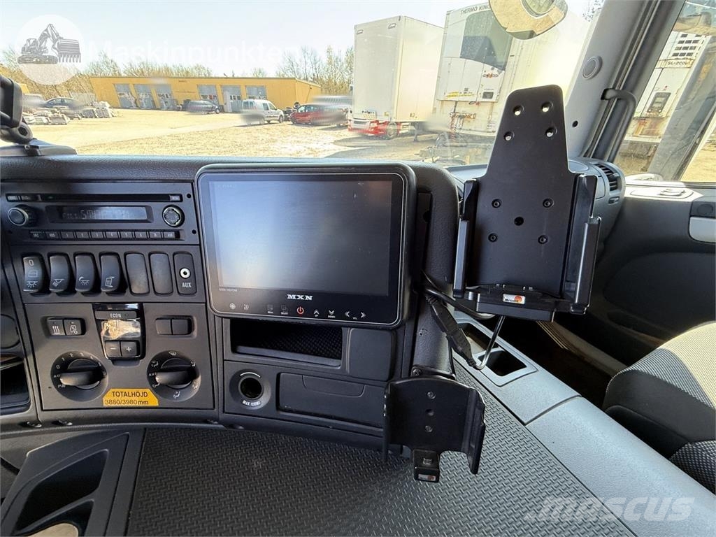 Scania P320LB6X2*4MNB شاحنات بدرجة حرارة قابلة للضبط