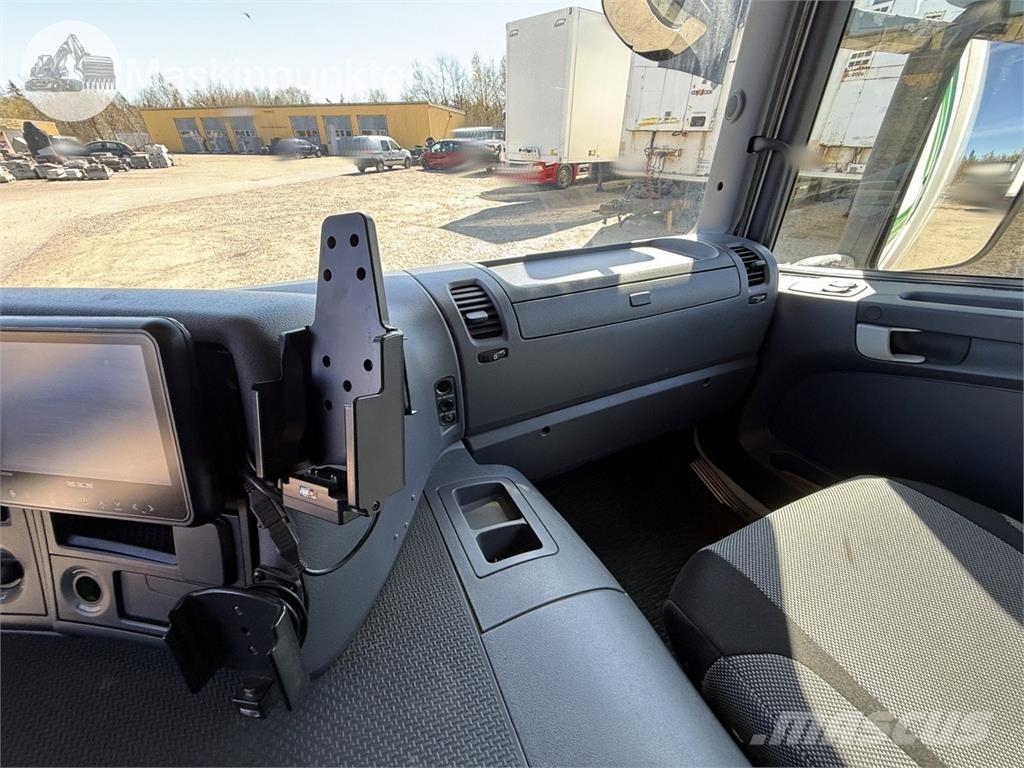 Scania P320LB6X2*4MNB شاحنات بدرجة حرارة قابلة للضبط