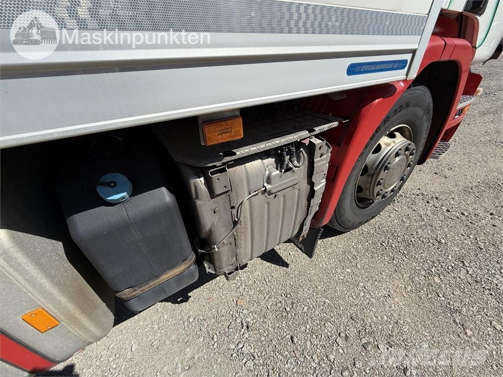 Scania P320LB6X2*4MNB شاحنات بدرجة حرارة قابلة للضبط
