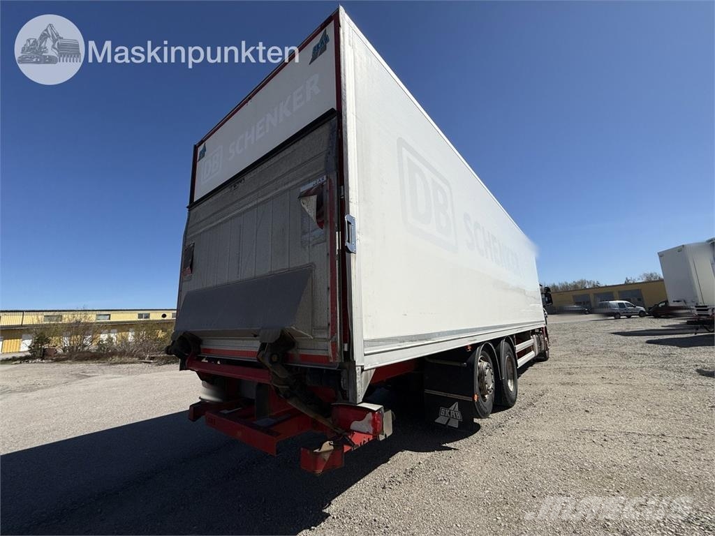Scania P320LB6X2*4MNB شاحنات بدرجة حرارة قابلة للضبط