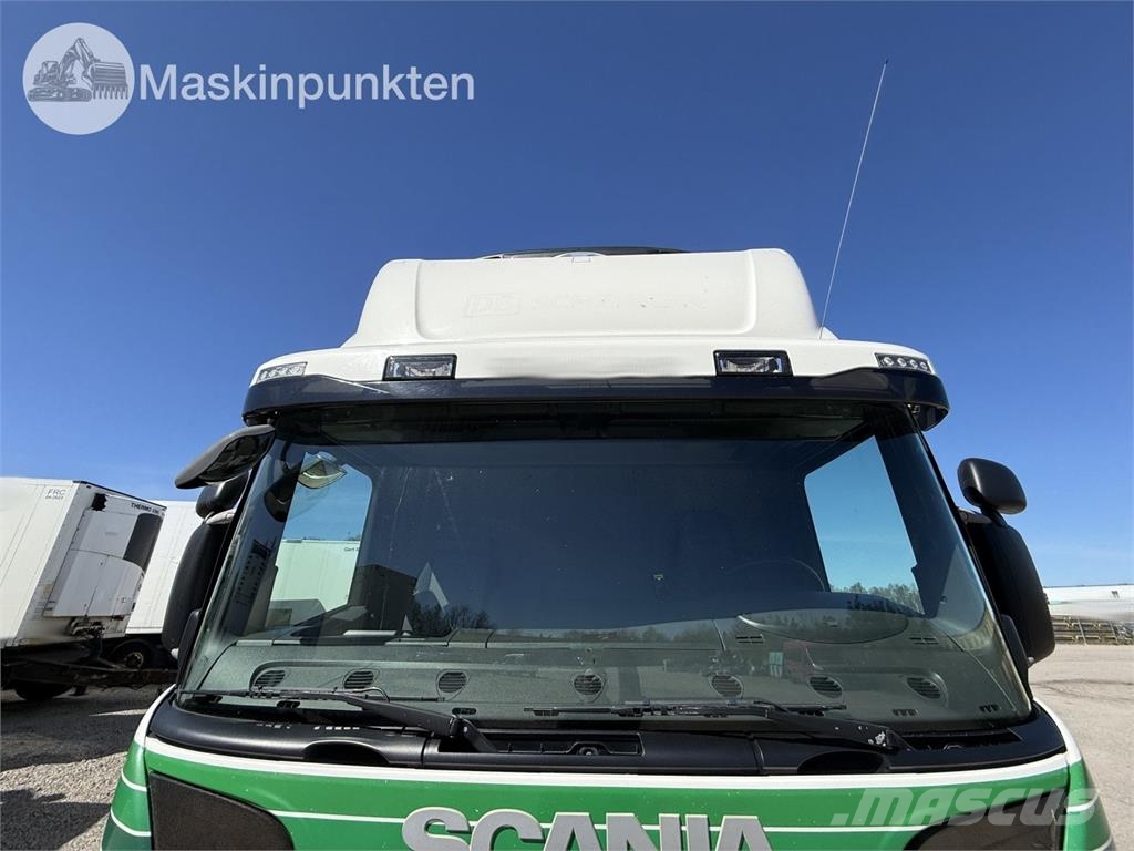 Scania P320LB6X2*4MNB شاحنات بدرجة حرارة قابلة للضبط