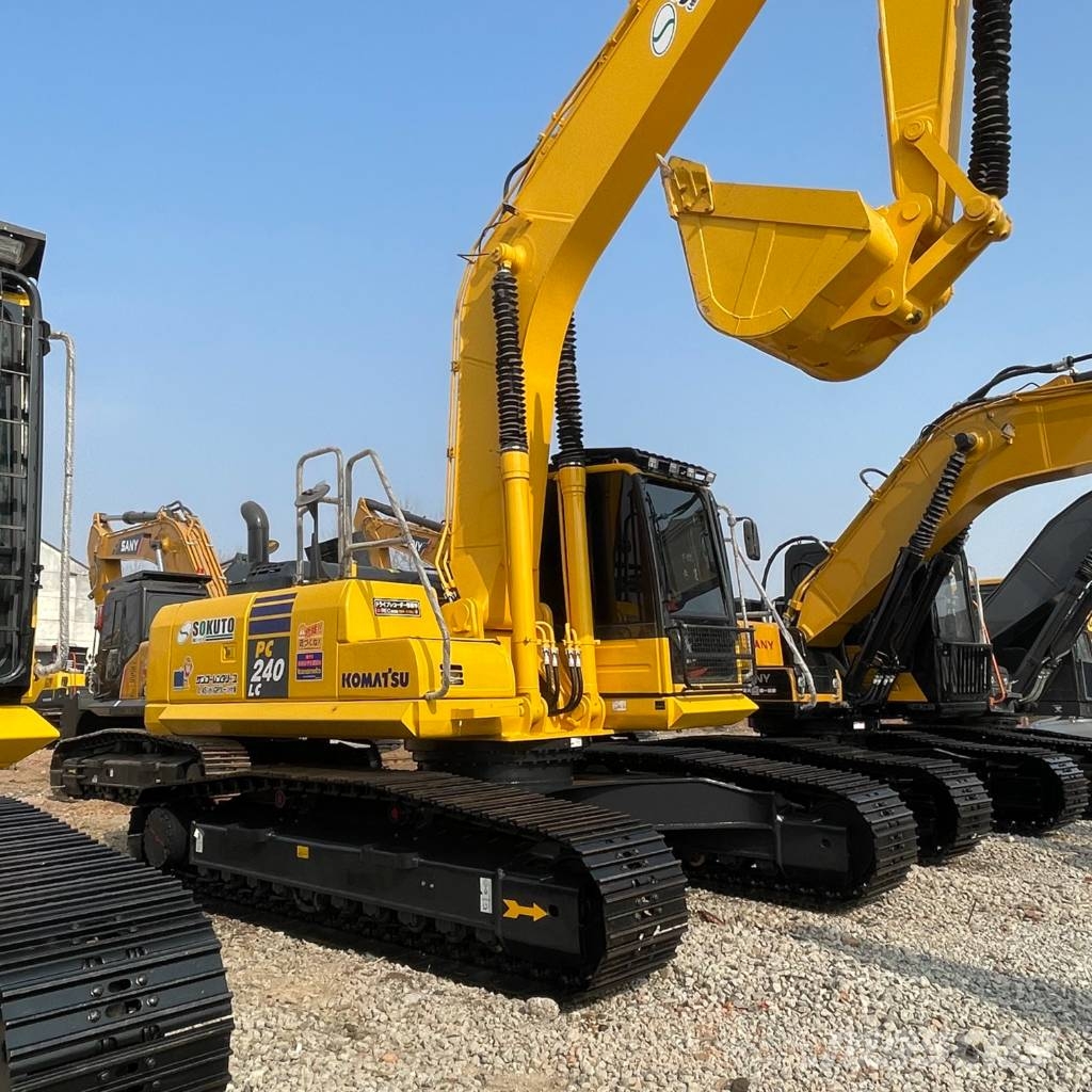 Komatsu PC 240 LC-8 حفارات زحافة