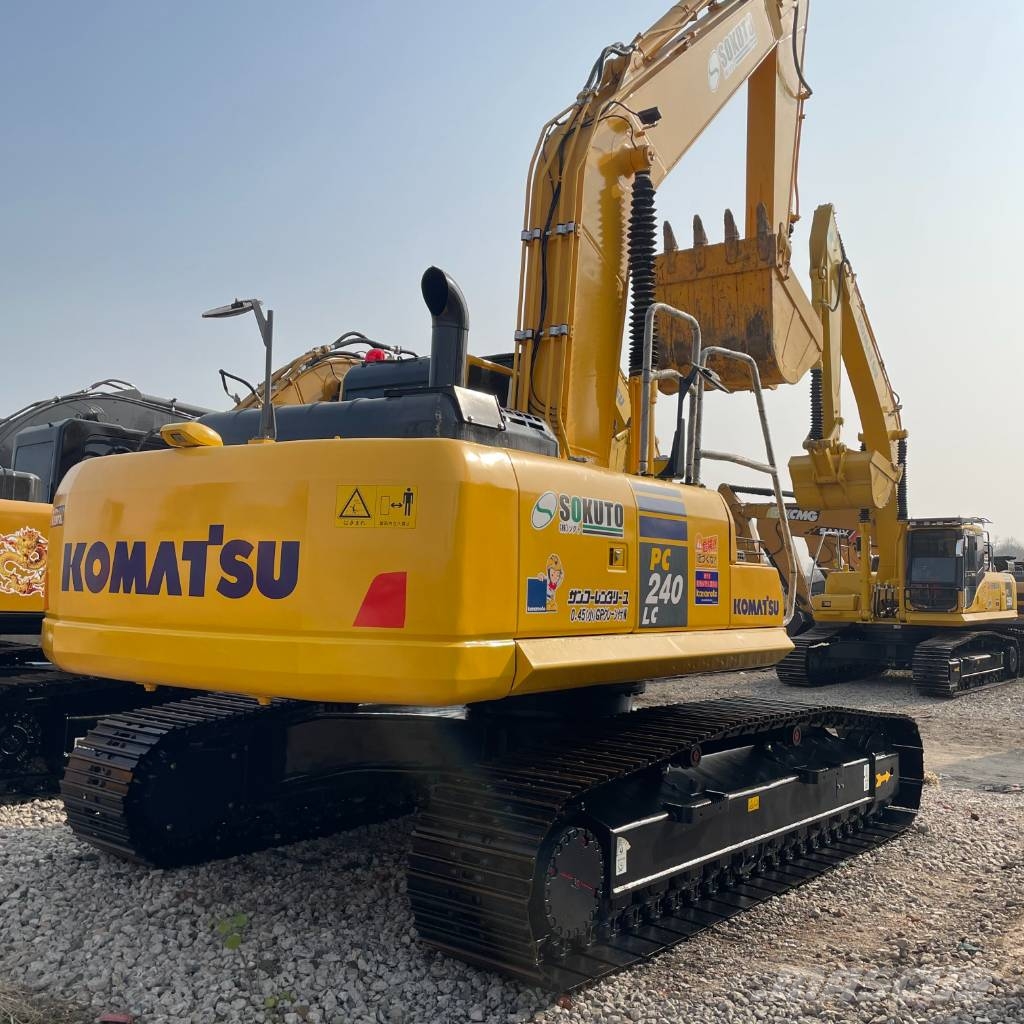 Komatsu PC 240 LC-8 حفارات زحافة