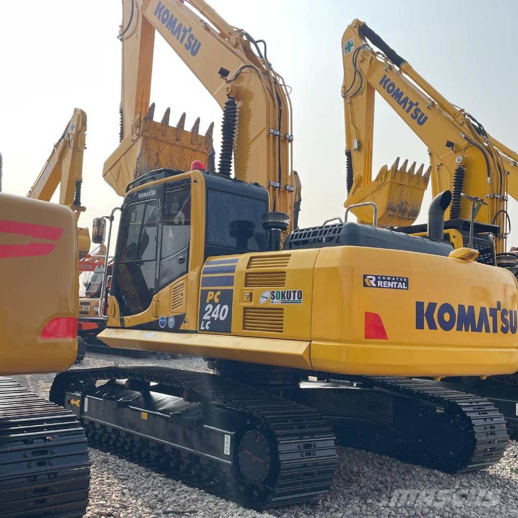 Komatsu PC 240 LC-8 حفارات زحافة